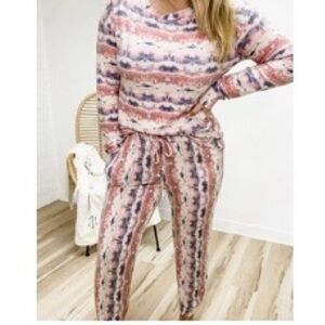 White Birch tie dye lounge set